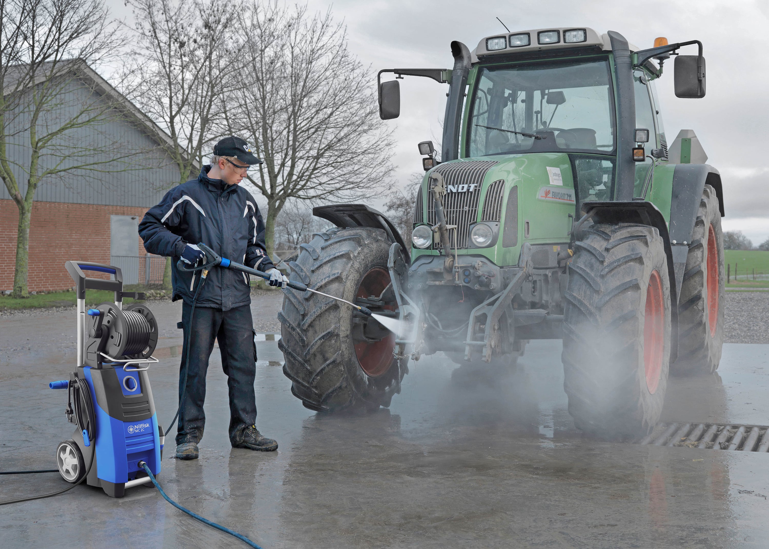 Cold mobile pressure washers